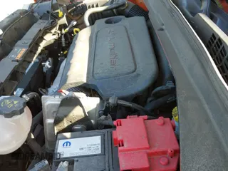 ✅ 2021 Jeep Renegade 80th Anniversary • VIN: ZACNJDBB1MPM39956 • Лот: 43196339. Опубликован ранее на IAAI с пробегом 19 958 миль. Бесплатный доступ к архиву аукционных продаж из США и подробный отчёт об истории автомобиля на DreamBid. Изображение 18.