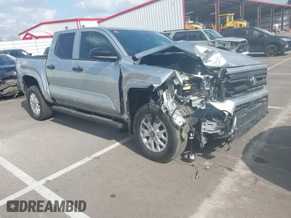 ✅ 2024 Toyota Tacoma SR • VIN: 3TYLD5KN1RT003219 • Lot: 44748693. Wystawiony na IAAI z przebiegiem 12 663 mil. Bezpłatny archiwum sprzedaży aukcyjnych z USA i szczegółowy raport historii pojazdu na DreamBid. Zdjęcie 1.
