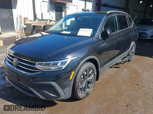 ✅ 2024 Volkswagen Tiguan SE • VIN: 3VV3B7AX1RM188020 • Lot: 44393633. Wystawiony na IAAI z przebiegiem 9 911 mil. Bezpłatny archiwum sprzedaży aukcyjnych z USA i szczegółowy raport historii pojazdu na DreamBid. Zdjęcie 2.