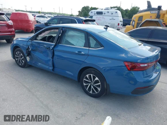 ✅ 2025 Volkswagen Jetta S • VIN: 3VW5X7BU7SM103701 • Lot: 45073799. Wystawiony na IAAI z przebiegiem 13 576 mil. Bezpłatny archiwum sprzedaży aukcyjnych z USA i szczegółowy raport historii pojazdu na DreamBid. Zdjęcie 3.