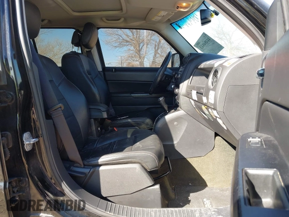 ✅ 2016 Jeep Patriot High Altitude • VIN: 1C4NJRFB0GD809016 • Lot: 44484843. Wystawiony na IAAI z przebiegiem 109 393 mil. Bezpłatny archiwum sprzedaży aukcyjnych z USA i szczegółowy raport historii pojazdu na DreamBid. Zdjęcie 5.