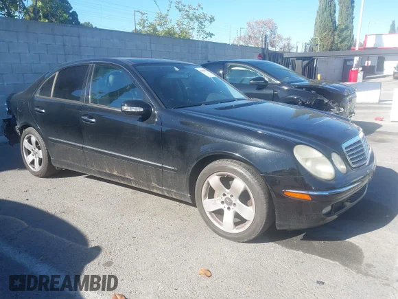 ✅ 2006 Mercedes-Benz E 500 • VIN: WDBUF70J16A871752 • Лот: 43808692. Опубліковано раніше на IAAI з пробігом 135 453 миль. Безкоштовний доступ до архіву аукціонних продажів зі США та докладний звіт про історію автомобіля на DreamBid. Зображення 1.