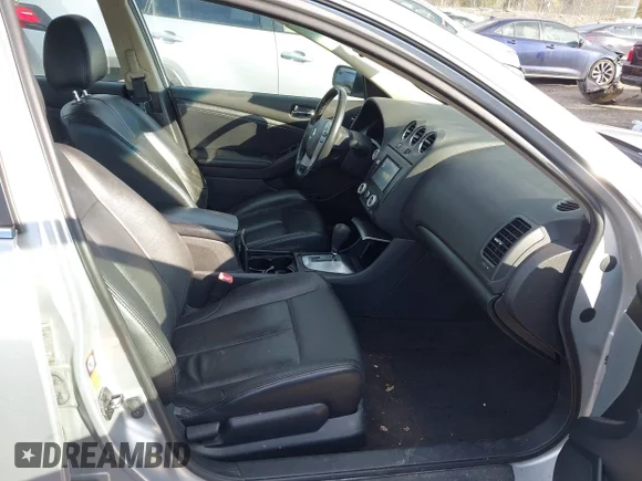 ✅ 2007 Nissan Altima SL • VIN: 1N4BL21E67C212101 • Lot: 44101215. Wystawiony na IAAI z przebiegiem 177 017 mil. Bezpłatny archiwum sprzedaży aukcyjnych z USA i szczegółowy raport historii pojazdu na DreamBid. Zdjęcie 5.