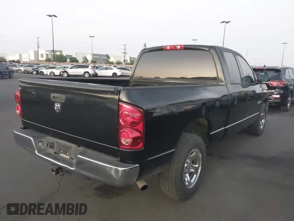✅ 2008 Dodge 1500 SLT • VIN: 1D7HA18N98S592915 • Lot: 43185591. Wystawiony na IAAI z przebiegiem 150 584 mil. Bezpłatny archiwum sprzedaży aukcyjnych z USA i szczegółowy raport historii pojazdu na DreamBid. Zdjęcie 4.