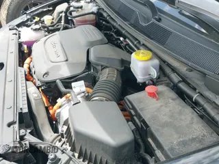 ✅ 2023 Chrysler Pacifica Hybrid Limited • VIN: 2C4RC1S79PR630551 • Lot: 42420648. Wystawiony na IAAI z przebiegiem 46 408 mil. Bezpłatny archiwum sprzedaży aukcyjnych z USA i szczegółowy raport historii pojazdu na DreamBid. Zdjęcie 19.