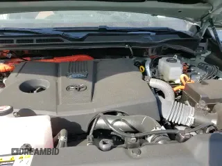 ✅ 2025 Toyota Tundra 1794 Edition • VIN: 5TFMC5DB8SX100598 • Lot: 70551715. Listed on Copart with 4,123 mi. Free auction sales archive from the USA and detailed vehicle history report at DreamBid. Image 13.