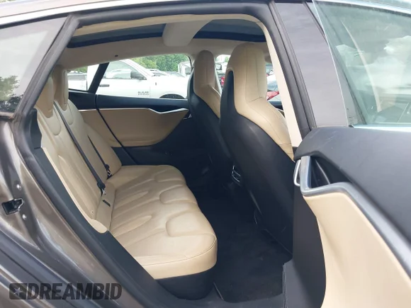 ✅ 2015 Tesla Model S 85D • VIN: 5YJSA1E26FF119607 • Лот: 45226863. Опубликован ранее на IAAI с пробегом 73 996 миль. Бесплатный доступ к архиву аукционных продаж из США и подробный отчёт об истории автомобиля на DreamBid. Изображение 8.