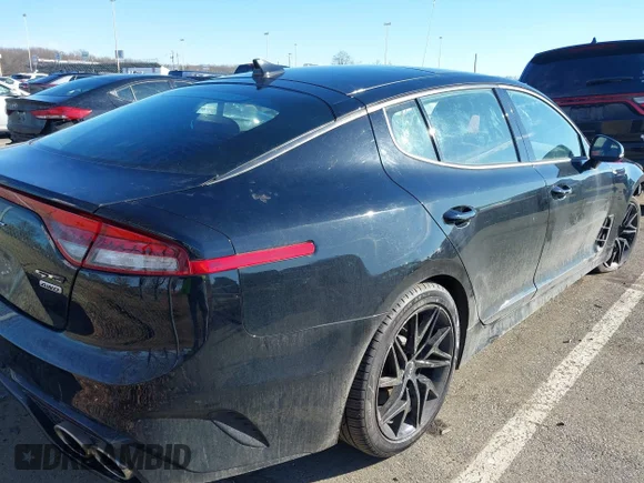 ✅ 2022 Kia Stinger GT-Line • VIN: KNAE35LD6N6115082 • Lot: 44122632. Wystawiony na IAAI z przebiegiem 49 536 mil. Bezpłatny archiwum sprzedaży aukcyjnych z USA i szczegółowy raport historii pojazdu na DreamBid. Zdjęcie 4.