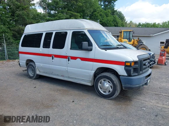 ✅ 2012 Ford Econoline Cargo Commercial • VIN: 1FTNE1EW8CDA26529 • Lot: 45477104. Wystawiony na IAAI z przebiegiem 191 992 mil. Bezpłatny archiwum sprzedaży aukcyjnych z USA i szczegółowy raport historii pojazdu na DreamBid. Zdjęcie 1.