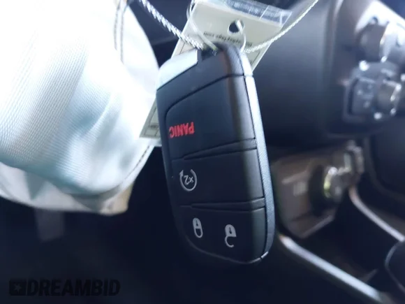 ✅ 2019 Jeep Renegade Altitude • VIN: ZACNJBB11KPK40298 • Lot: 43099869. Wystawiony na IAAI z przebiegiem 80 538 mil. Bezpłatny archiwum sprzedaży aukcyjnych z USA i szczegółowy raport historii pojazdu na DreamBid. Zdjęcie 11.