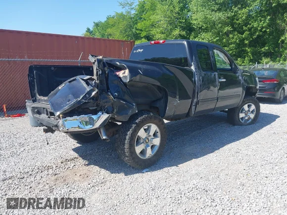 ✅ 2010 Chevrolet Silverado 1500 LTZ • VIN: 1GCSKTE36AZ259645 • Lot: 44927707. Wystawiony na IAAI z przebiegiem 261 996 mil. Bezpłatny archiwum sprzedaży aukcyjnych z USA i szczegółowy raport historii pojazdu na DreamBid. Zdjęcie 4.
