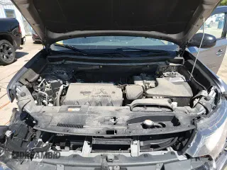 ✅ 2019 Mitsubishi Outlander ES • VIN: JA4AD2A33KZ037534 • Лот: 70366845. Опубликован ранее на Copart с пробегом 124 331 миль. Бесплатный доступ к архиву аукционных продаж из США и подробный отчёт об истории автомобиля на DreamBid. Изображение 17.