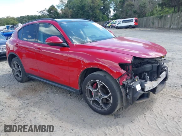 ✅ 2018 Alfa Romeo Stelvio Sport • VIN: ZASFAKPN5J7B71721 • Лот: 43115088. Опубликован ранее на IAAI с пробегом 74 312 миль. Бесплатный доступ к архиву аукционных продаж из США и подробный отчёт об истории автомобиля на DreamBid. Изображение 1.