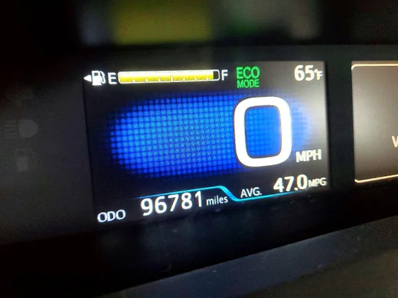 ✅ 2016 Toyota Prius Two • VIN: JTDKBRFU9G3530610 • Lot: 47818926. Wystawiony na Copart z przebiegiem 96 781 mil. Bezpłatny archiwum sprzedaży aukcyjnych z USA i szczegółowy raport historii pojazdu na DreamBid. Zdjęcie 9.