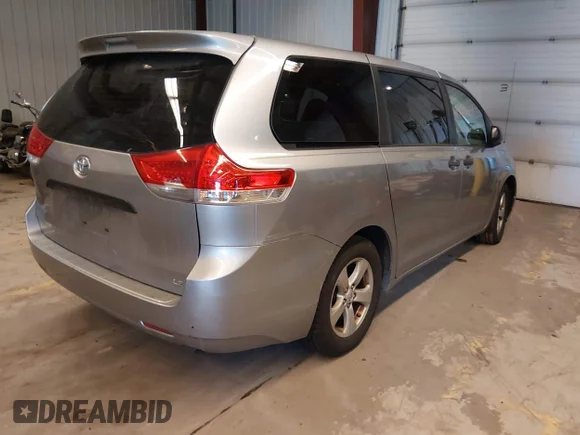 ✅ 2011 Toyota Sienna • VIN: 5TDZK3DC6BS028232 • Lot: 44185584. Listed on IAAI with 287,367 mi. Free auction sales archive from the USA and detailed vehicle history report at DreamBid. Image 4.