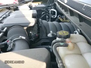 ✅ 2021 Chevrolet Suburban LT • VIN: 1GNSKCKDXMR319645 • Lot: 41462563. Wystawiony na IAAI z przebiegiem 50 125 mil. Bezpłatny archiwum sprzedaży aukcyjnych z USA i szczegółowy raport historii pojazdu na DreamBid. Zdjęcie 19.