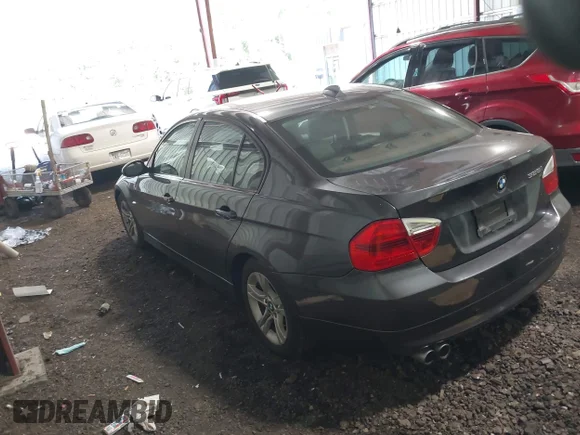 ✅ 2008 BMW 3 Series 328i • VIN: WBAVA33558KX86029 • Lot: 45230926. Listed on IAAI with 180,814 mi. Free auction sales archive from the USA and detailed vehicle history report at DreamBid. Image 3.