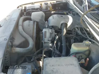 ✅ 2002 Chevrolet Silverado 1500 LT • VIN: 2GCEC19TX21178263 • Lot: 43696501. Listed on IAAI with 280,160 mi. Free auction sales archive from the USA and detailed vehicle history report at DreamBid. Image 12.