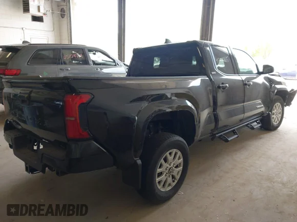 ✅ 2025 Toyota Tacoma TRD Sport • VIN: 3TMLB5JN5SM147882 • Lot: 45123865. Listed on IAAI with 15,094 mi. Free auction sales archive from the USA and detailed vehicle history report at DreamBid. Image 4.