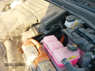 ✅ 2022 Hyundai Ioniq Blue • VIN: KMHC65LC8NU277666 • Lot: 41350268. Wystawiony na IAAI z przebiegiem 89 808 mil. Bezpłatny archiwum sprzedaży aukcyjnych z USA i szczegółowy raport historii pojazdu na DreamBid. Zdjęcie 20.