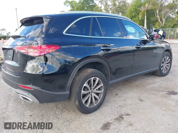 ✅ 2024 Mercedes-Benz GLC 300 • VIN: W1NKM4GB6RF214263 • Lot: 44016299. Wystawiony na IAAI z przebiegiem 21 749 mil. Bezpłatny archiwum sprzedaży aukcyjnych z USA i szczegółowy raport historii pojazdu na DreamBid. Zdjęcie 4.