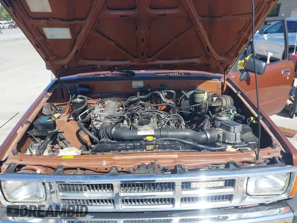 ✅ 1986 Toyota 4Runner • VIN: JT3RN64W2G0065344 • Lot: 44846137. Wystawiony na IAAI z przebiegiem 231 523 mil. Bezpłatny archiwum sprzedaży aukcyjnych z USA i szczegółowy raport historii pojazdu na DreamBid. Zdjęcie 10.