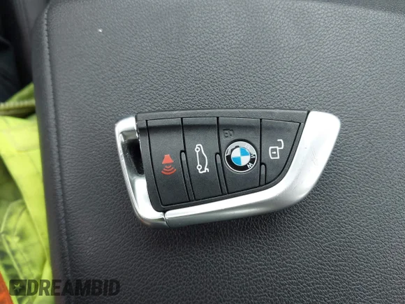 ✅ 2020 BMW 3 Series M340i xDrive • VIN: WBA5U9C00LAF54681 • Lot: 45250106. Wystawiony na IAAI z przebiegiem 36 365 mil. Bezpłatny archiwum sprzedaży aukcyjnych z USA i szczegółowy raport historii pojazdu na DreamBid. Zdjęcie 11.