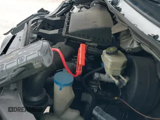 ✅ 2018 Mercedes-Benz Sprinter Cargo Worker • VIN: WD3PE8CD7JP600191 • Lot: 41751393. Wystawiony na IAAI z przebiegiem 243 892 mil. Bezpłatny archiwum sprzedaży aukcyjnych z USA i szczegółowy raport historii pojazdu na DreamBid. Zdjęcie 19.