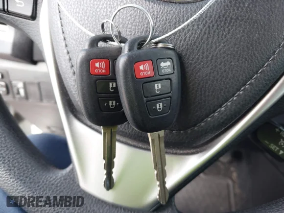 ✅ 2015 Toyota Corolla S Plus • VIN: 5YFBURHE1FP354318 • Лот: 44840690. Опубліковано раніше на IAAI з пробігом 195 233 миль. Безкоштовний доступ до архіву аукціонних продажів зі США та докладний звіт про історію автомобіля на DreamBid. Зображення 11.