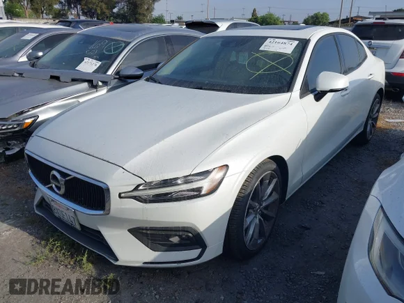 ✅ 2021 Volvo S60 Momentum • VIN: 7JRA22TK5MG094639 • Lot: 42164874. Wystawiony na IAAI z przebiegiem 23 039 mil. Bezpłatny archiwum sprzedaży aukcyjnych z USA i szczegółowy raport historii pojazdu na DreamBid. Zdjęcie 2.
