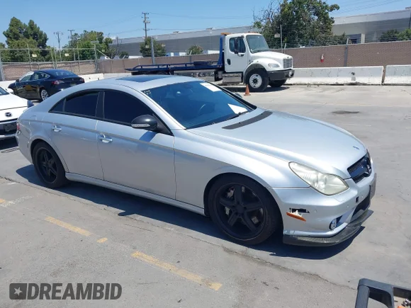 ✅ 2006 Mercedes-Benz CLS 55 AMG • VIN: WDDDJ76X46A015590 • Лот: 45392516. Опубликован ранее на IAAI с пробегом 152 976 миль. Бесплатный доступ к архиву аукционных продаж из США и подробный отчёт об истории автомобиля на DreamBid. Изображение 1.