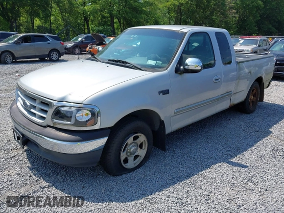 ✅ 1999 Ford F-150 • VIN: 1FTZX1720XNB43768 • Lot: 43605265. Wystawiony na IAAI z przebiegiem 118 161 mil. Bezpłatny archiwum sprzedaży aukcyjnych z USA i szczegółowy raport historii pojazdu na DreamBid. Zdjęcie 2.