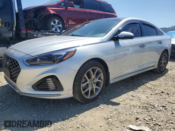 ✅ 2018 Hyundai Sonata Sport • VIN: 5NPE34AB3JH700569 • Лот: 52156566. Опубликован ранее на Copart с пробегом 81 206 миль. Бесплатный доступ к архиву аукционных продаж из США и подробный отчёт об истории автомобиля на DreamBid. Изображение 1.