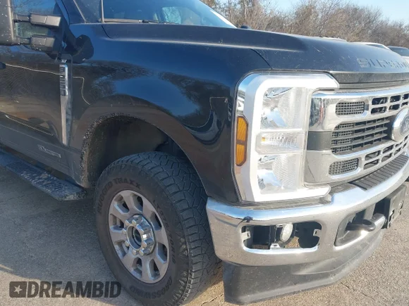 ✅ 2024 Ford F-250 XLT • VIN: 1FT7W2BT4REE11398 • Lot: 44195696. Wystawiony na IAAI z przebiegiem 45 649 mil. Bezpłatny archiwum sprzedaży aukcyjnych z USA i szczegółowy raport historii pojazdu na DreamBid. Zdjęcie 6.