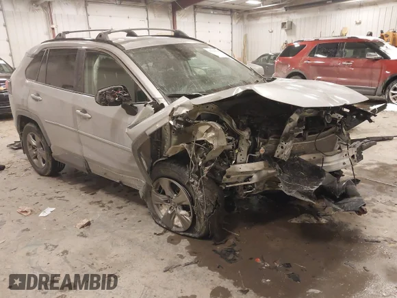✅ 2024 Toyota RAV4 XLE • VIN: 2T3P1RFV4RW471970 • Лот: 44344196. Опубліковано раніше на IAAI з пробігом 55 654 миль. Безкоштовний доступ до архіву аукціонних продажів зі США та докладний звіт про історію автомобіля на DreamBid. Зображення 1.