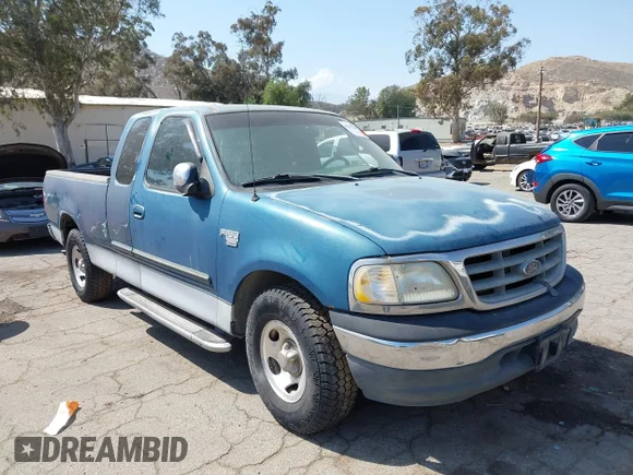 ✅ 2000 Ford F-150 XL • VIN: 1FTRX17L9YNA17970 • Lot: 45153208. Wystawiony na IAAI z przebiegiem 260 568 mil. Bezpłatny archiwum sprzedaży aukcyjnych z USA i szczegółowy raport historii pojazdu na DreamBid. Zdjęcie 1.