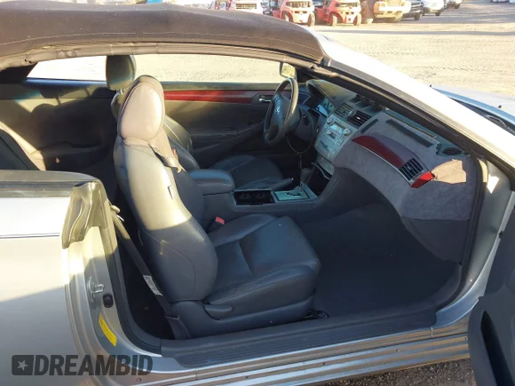 ✅ 2005 Toyota Solara SE • VIN: 4T1FA38P65U040475 • Lot: 41816379. Wystawiony na IAAI z przebiegiem 174 402 mil. Bezpłatny archiwum sprzedaży aukcyjnych z USA i szczegółowy raport historii pojazdu na DreamBid. Zdjęcie 5.