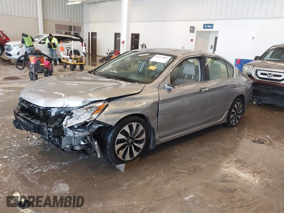 ✅ 2017 Honda Accord Touring • VIN: JHMCR6F7XHC026060 • Lot: 44452063. Wystawiony na IAAI z przebiegiem 104 765 mil. Bezpłatny archiwum sprzedaży aukcyjnych z USA i szczegółowy raport historii pojazdu na DreamBid. Zdjęcie 2.