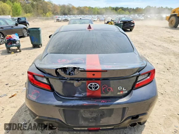 ✅ 2024 Toyota 86 • VIN: JF1ZNBB19R9758587 • Lot: 49706846. Wystawiony na Copart z przebiegiem 20 990 mil. Bezpłatny archiwum sprzedaży aukcyjnych z USA i szczegółowy raport historii pojazdu na DreamBid. Zdjęcie 6.