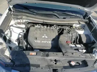 ✅ 2017 Mitsubishi Outlander GT • VIN: JA4JZ4AX8HZ003078 • Lot: 52297445. Wystawiony na Copart z przebiegiem 121 470 mil. Bezpłatny archiwum sprzedaży aukcyjnych z USA i szczegółowy raport historii pojazdu na DreamBid. Zdjęcie 14.