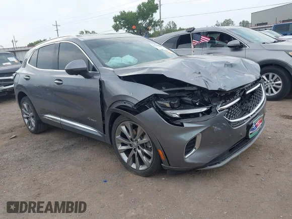 ✅ 2022 Buick Envision Avenir • VIN: LRBFZRR41ND122164 • Lot: 43151211. Wystawiony na IAAI z przebiegiem 78 443 mil. Bezpłatny archiwum sprzedaży aukcyjnych z USA i szczegółowy raport historii pojazdu na DreamBid. Zdjęcie 1.