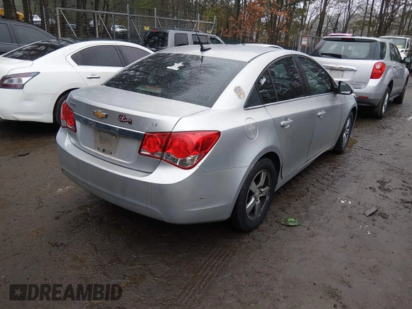 ✅ 2014 Chevrolet Cruze 1LT • VIN: 1G1PC5SB0E7297585 • Lot: 44513079. Wystawiony na IAAI z przebiegiem 225 919 mil. Bezpłatny archiwum sprzedaży aukcyjnych z USA i szczegółowy raport historii pojazdu na DreamBid. Zdjęcie 4.