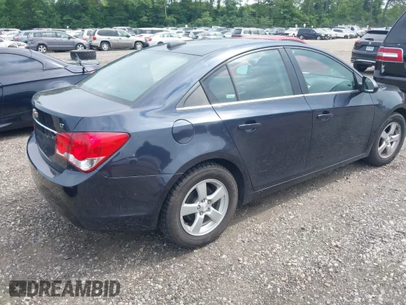 ✅ 2016 Chevrolet Cruze LT • VIN: 1G1PE5SB5G7105915 • Лот: 45297047. Опубліковано раніше на IAAI з пробігом 64 343 миль. Безкоштовний доступ до архіву аукціонних продажів зі США та докладний звіт про історію автомобіля на DreamBid. Зображення 4.