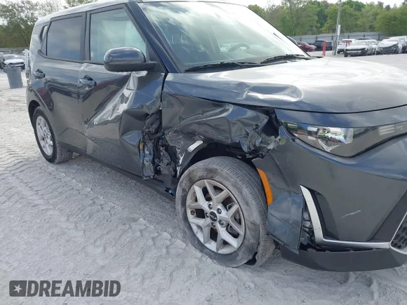 ✅ 2025 Kia Soul LX • VIN: KNDJ23AU2S7961307 • Lot: 44757947. Wystawiony na IAAI z przebiegiem 15 595 mil. Bezpłatny archiwum sprzedaży aukcyjnych z USA i szczegółowy raport historii pojazdu na DreamBid. Zdjęcie 6.