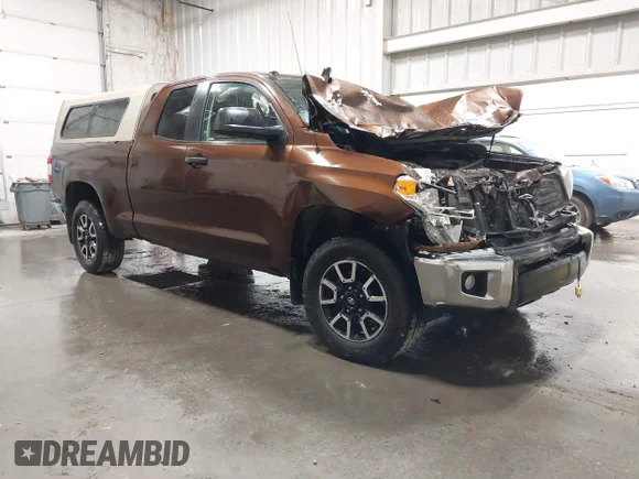 ✅ 2017 Toyota Tundra SR • VIN: 5TFUM5F16HX074156 • Лот: 42745631. Опубликован ранее на IAAI с пробегом 86 341 миль. Бесплатный доступ к архиву аукционных продаж из США и подробный отчёт об истории автомобиля на DreamBid. Изображение 1.
