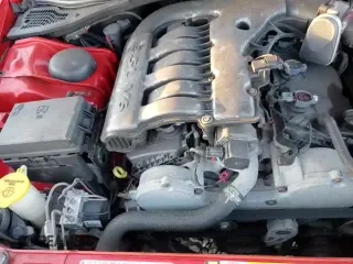 ✅ 2010 Dodge Challenger SE • VIN: 2B3CJ4DV8AH174257 • Lot: 85559454. Wystawiony na Copart z przebiegiem 138 062 mil. Bezpłatny archiwum sprzedaży aukcyjnych z USA i szczegółowy raport historii pojazdu na DreamBid. Zdjęcie 13.