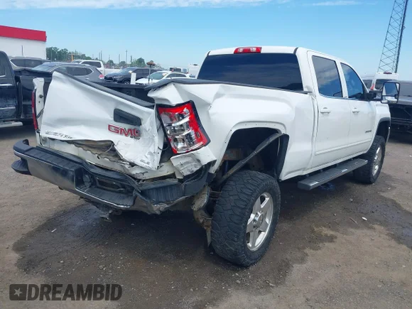 ✅ 2015 GMC Sierra 2500HD SLE • VIN: 1GT12YE87FF116474 • Лот: 45047966. Опубликован ранее на IAAI с пробегом 264 071 миль. Бесплатный доступ к архиву аукционных продаж из США и подробный отчёт об истории автомобиля на DreamBid. Изображение 4.