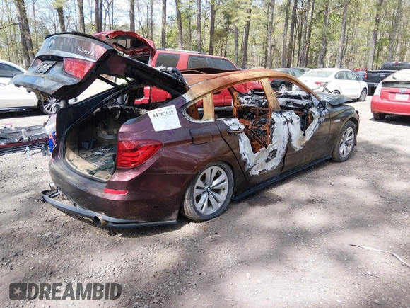 ✅ 2013 BMW 5 Series 535i Gran Turismo xDrive • VIN: WBASP2C57DC339895 • Lot: 44702917. Wystawiony na IAAI z przebiegiem Nie podano. Bezpłatny archiwum sprzedaży aukcyjnych z USA i szczegółowy raport historii pojazdu na DreamBid. Zdjęcie 4.