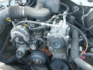 2006 Chevrolet Silverado 1500 Work Truck с VIN 3GCEC14XX6G186452, выставлен на аукционе IAAI как лот 42529718 с пробегом 403 851 миль миль и . История ставок и продаж доступна на DreamBid. Изображение 18.