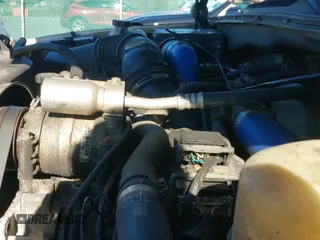 ✅ 2001 Chevrolet Silverado 2500HD LS • VIN: 1GCHK29161E337880 • Lot: 43442333. Wystawiony na IAAI z przebiegiem 174 128 mil. Bezpłatny archiwum sprzedaży aukcyjnych z USA i szczegółowy raport historii pojazdu na DreamBid. Zdjęcie 19.